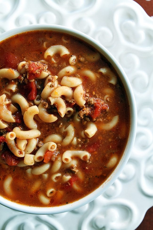 Looking for budget recipes? Here are 10 cheap easy meals that you should start making. Yes, these are cheap meals that are delicious!